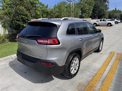 2017 Jeep Cherokee Latitude   - Photo 5 - Miami, FL 33147
