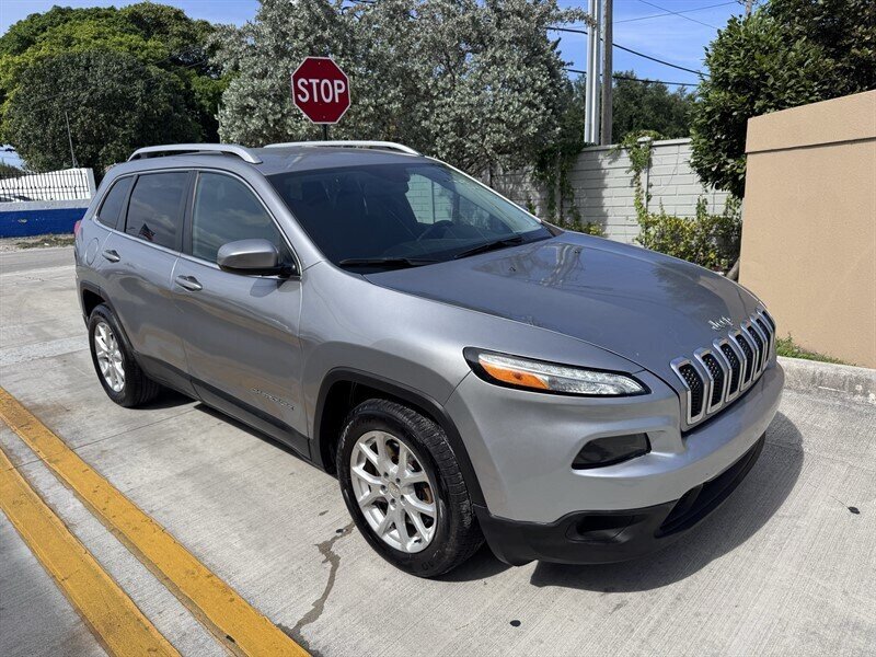 2017 Jeep Cherokee Latitude - Photo 3 - Miami, FL 33147