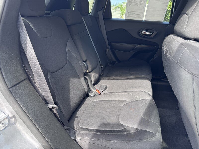 2017 Jeep Cherokee Latitude - Photo 17 - Miami, FL 33147