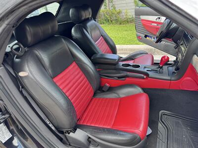2002 Ford Thunderbird Deluxe   - Photo 12 - Miami, FL 33147
