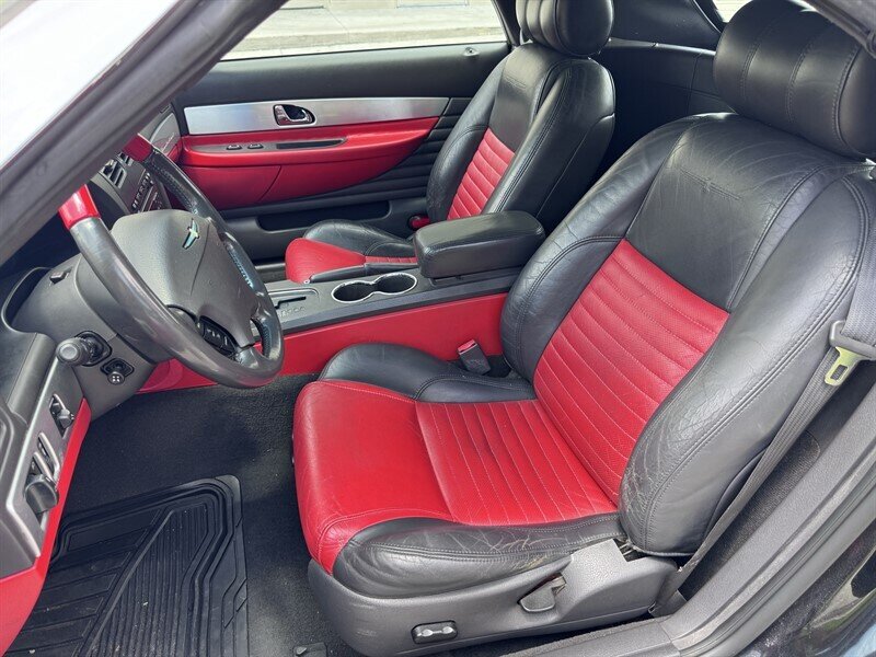 2002 Ford Thunderbird Deluxe - Photo 11 - Miami, FL 33147