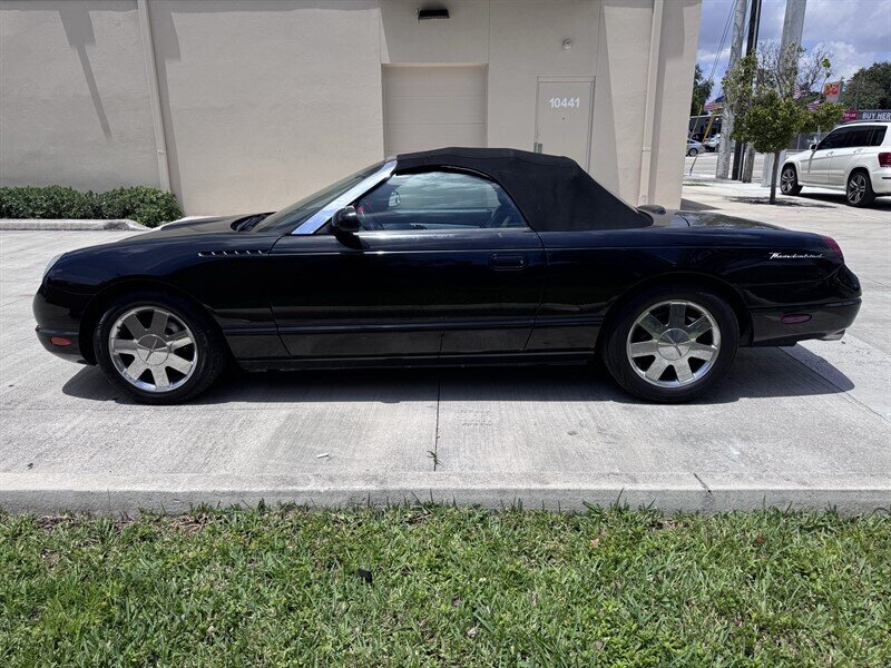 2002 Ford Thunderbird Deluxe - Photo 7 - Miami, FL 33147