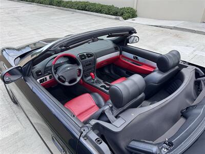 2002 Ford Thunderbird Deluxe   - Photo 13 - Miami, FL 33147