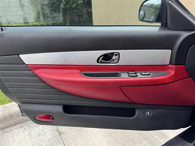 2002 Ford Thunderbird Deluxe   - Photo 10 - Miami, FL 33147