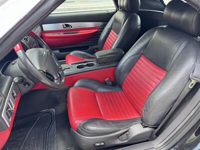 2002 Ford Thunderbird Deluxe   - Photo 11 - Miami, FL 33147