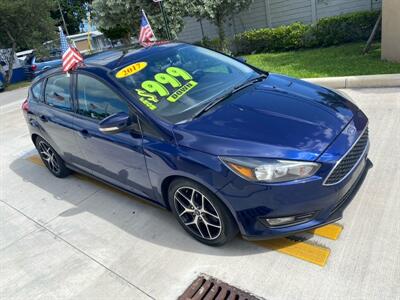 2017 Ford Focus SEL   - Photo 8 - Miami, FL 33147