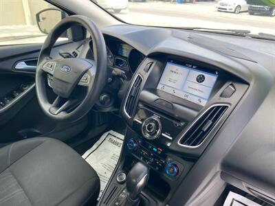 2017 Ford Focus SEL   - Photo 27 - Miami, FL 33147