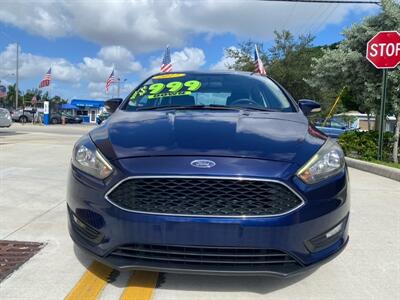 2017 Ford Focus SEL   - Photo 5 - Miami, FL 33147