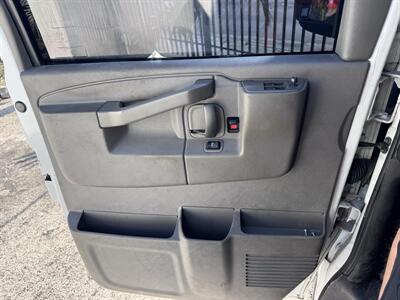 2019 Chevrolet Express 3500   - Photo 11 - Miami, FL 33147