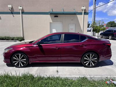 2019 Nissan Altima 2.5 SR   - Photo 4 - Miami, FL 33147
