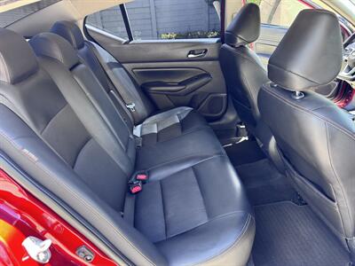 2019 Nissan Altima 2.5 SR   - Photo 17 - Miami, FL 33147