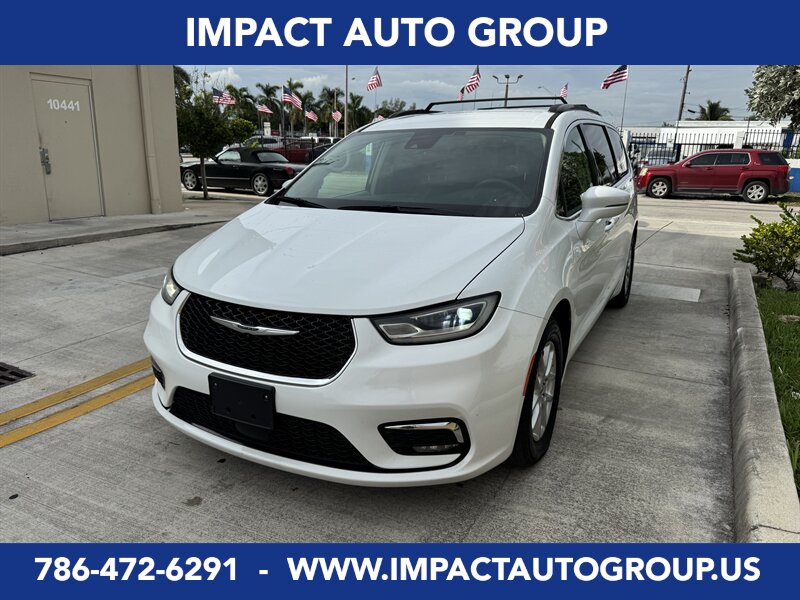2022 Chrysler Pacifica Touring L  