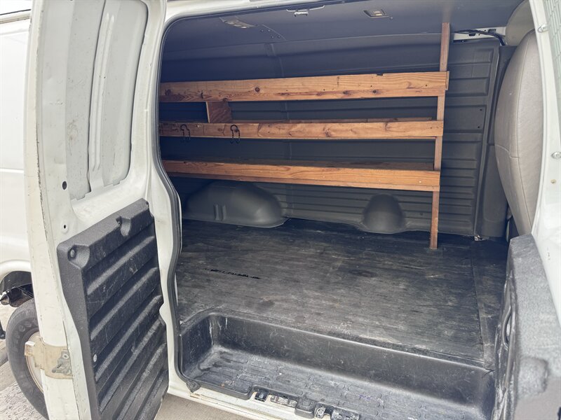 2015 Chevrolet Express 2500 - Photo 15 - Miami, FL 33147