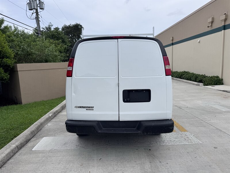 2015 Chevrolet Express 2500 - Photo 6 - Miami, FL 33147
