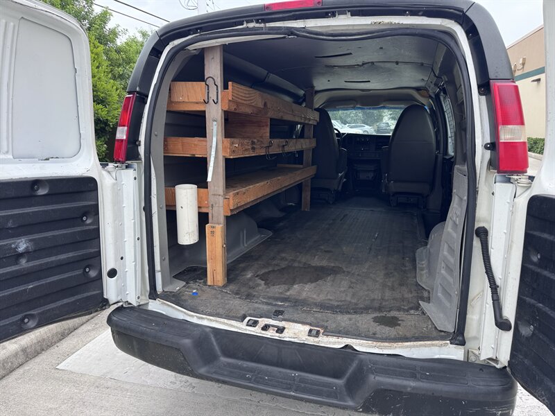 2015 Chevrolet Express 2500 - Photo 16 - Miami, FL 33147