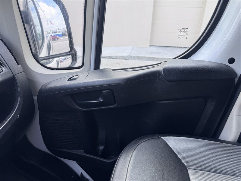 2017 RAM ProMaster 2500 159 WB - Photo 12 - Miami, FL 33147
