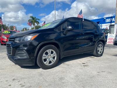 2018 Chevrolet Trax LS   - Photo 4 - Miami, FL 33147