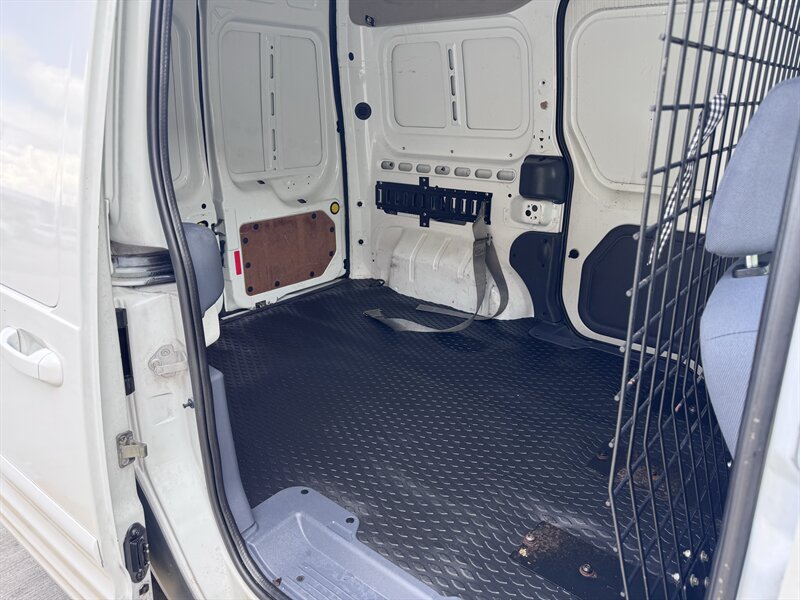 2010 Ford Transit Connect XLT - Photo 16 - Miami, FL 33147