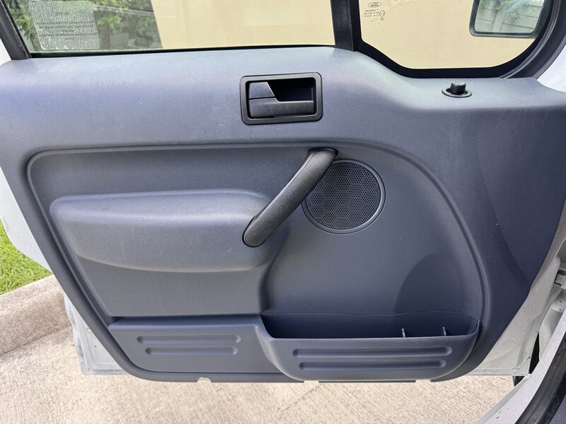 2010 Ford Transit Connect XLT - Photo 14 - Miami, FL 33147