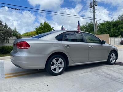 2013 Volkswagen Passat S PZEV   - Photo 17 - Miami, FL 33147