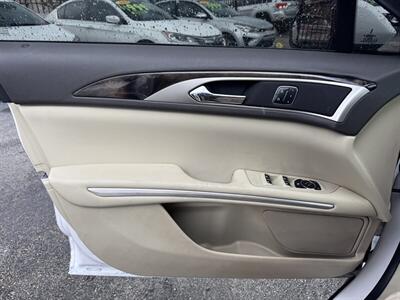 2013 Lincoln MKZ   - Photo 13 - Miami, FL 33147