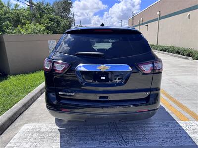 2017 Chevrolet Traverse LT   - Photo 6 - Miami, FL 33147