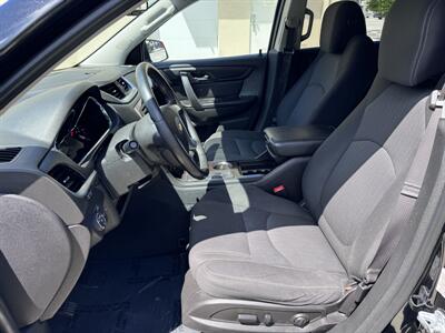 2017 Chevrolet Traverse LT   - Photo 14 - Miami, FL 33147