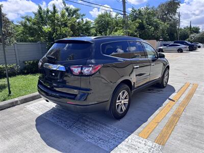 2017 Chevrolet Traverse LT   - Photo 5 - Miami, FL 33147