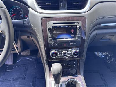 2017 Chevrolet Traverse LT   - Photo 10 - Miami, FL 33147