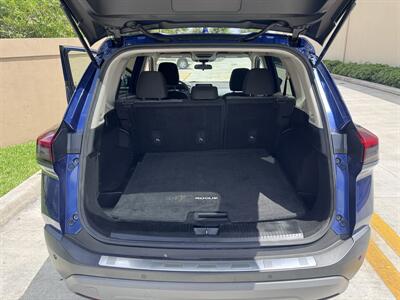 2023 Nissan Rogue SV - Photo 18 - Miami, FL 33147