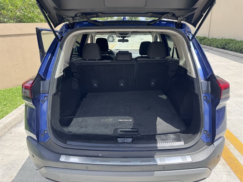 2023 Nissan Rogue SV - Photo 18 - Miami, FL 33147