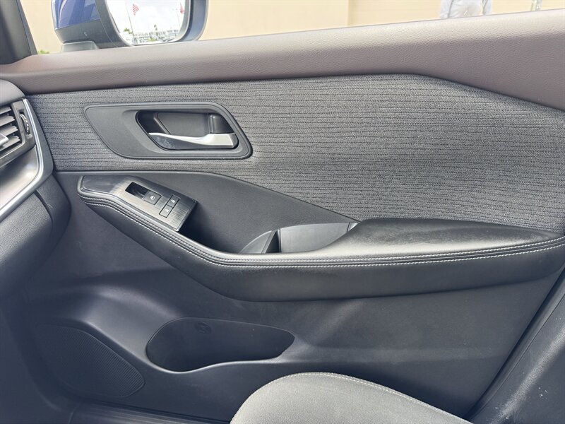 2023 Nissan Rogue SV - Photo 12 - Miami, FL 33147