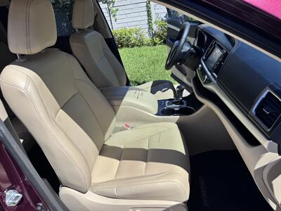 2017 Toyota Highlander XLE   - Photo 13 - Miami, FL 33147