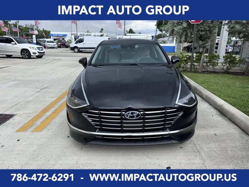 2023 Hyundai SONATA SE  