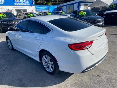 2015 Chrysler 200 Limited   - Photo 15 - Miami, FL 33147