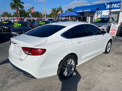 2015 Chrysler 200 Limited   - Photo 17 - Miami, FL 33147