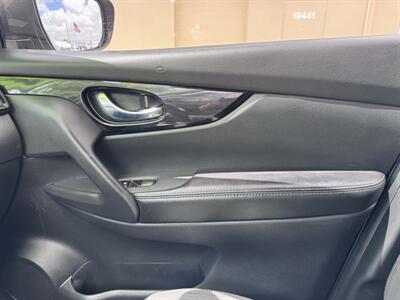 2017 Nissan Rogue Sport SV   - Photo 12 - Miami, FL 33147