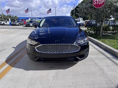 2019 Ford Fusion SE   - Photo 2 - Miami, FL 33147