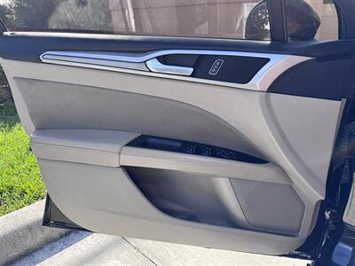 2019 Ford Fusion SE   - Photo 16 - Miami, FL 33147