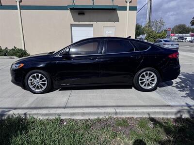 2019 Ford Fusion SE   - Photo 5 - Miami, FL 33147