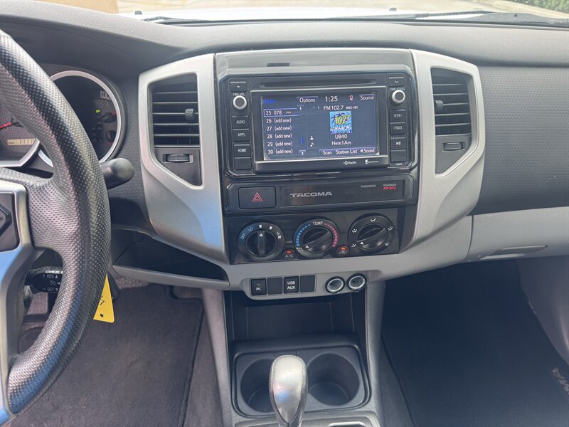 2015 Toyota Tacoma PreRunner V6 - Photo 10 - Miami, FL 33147
