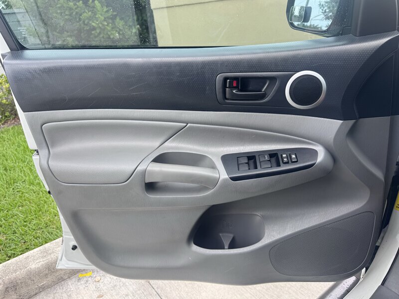 2015 Toyota Tacoma PreRunner V6 - Photo 13 - Miami, FL 33147