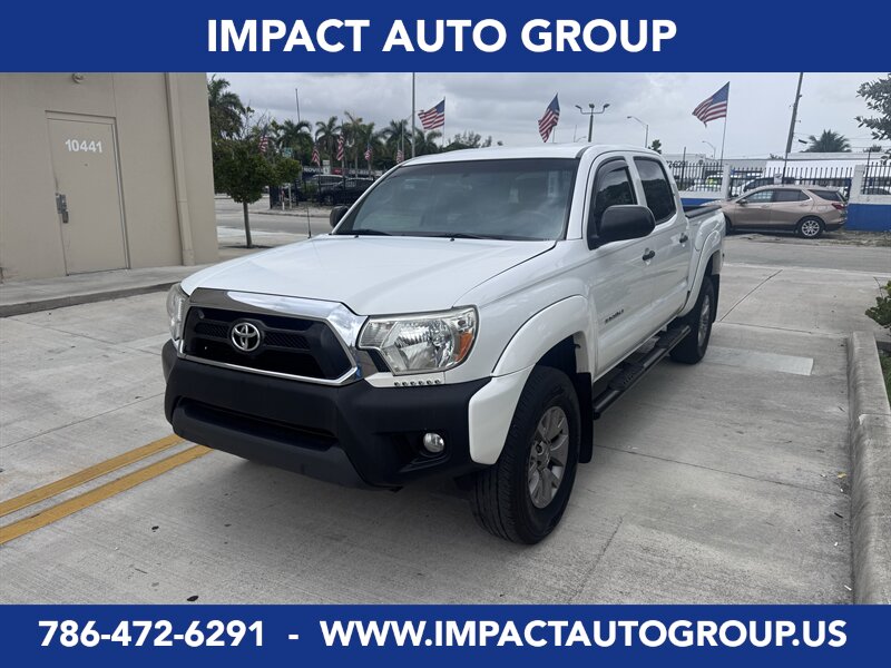 2015 Toyota Tacoma PreRunner V6   - Photo 1 - Miami, FL 33147