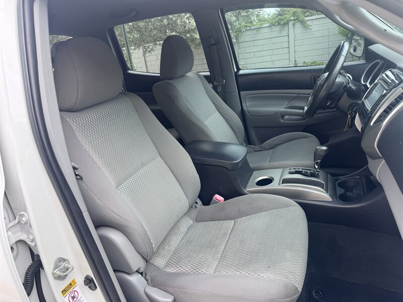 2015 Toyota Tacoma PreRunner V6 - Photo 16 - Miami, FL 33147