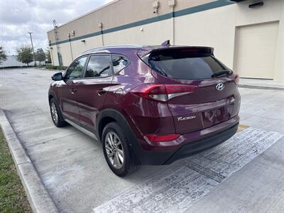 2017 Hyundai TUCSON SE Plus   - Photo 7 - Miami, FL 33147
