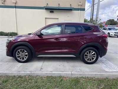2017 Hyundai TUCSON SE Plus   - Photo 8 - Miami, FL 33147