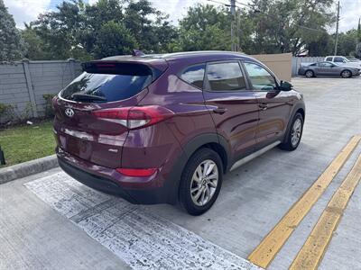 2017 Hyundai TUCSON SE Plus   - Photo 5 - Miami, FL 33147