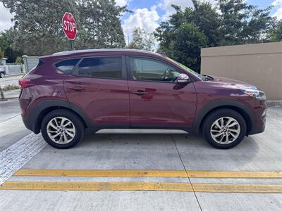 2017 Hyundai TUCSON SE Plus   - Photo 4 - Miami, FL 33147