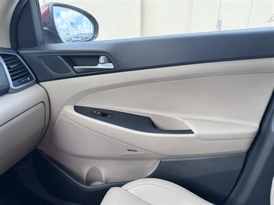 2017 Hyundai TUCSON SE Plus   - Photo 12 - Miami, FL 33147