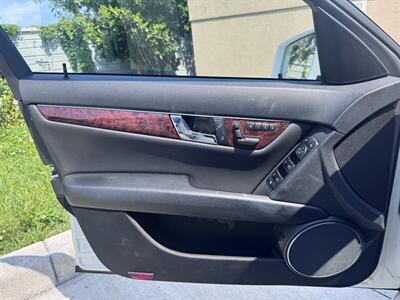 2010 Mercedes-Benz C 300 Luxury 4MATIC   - Photo 14 - Miami, FL 33147